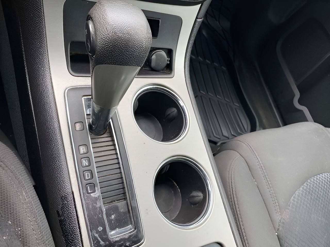 Used 2007 Saturn Outlook XE w/ Advanced Audio Pkg FWD image 47