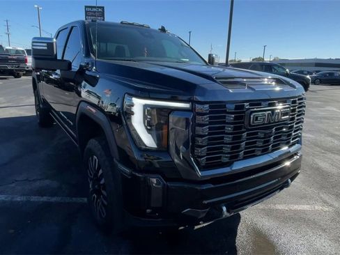 Used 2024 GMC Sierra 2500 Denali Ultimate image 4