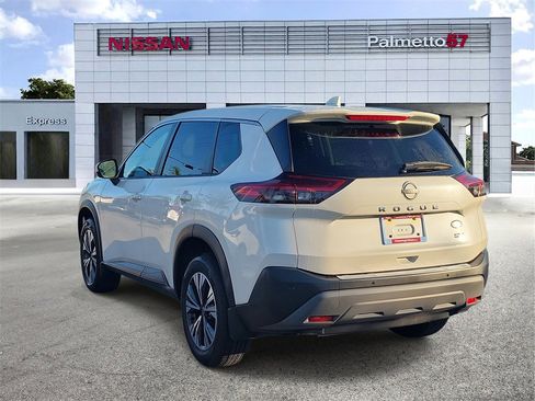 Certified 2023 Nissan Rogue SV image 4