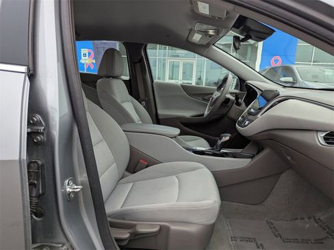Used 2025 Chevrolet Malibu LT image 38