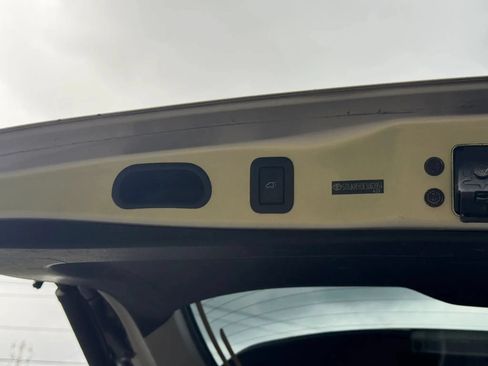 Used 2014 Toyota Highlander XLE AWD/4WD image 34