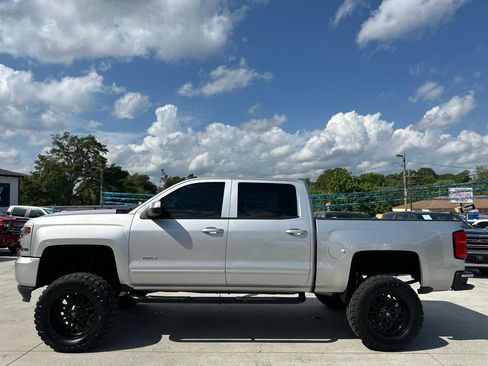 Used 2017 Chevrolet Silverado 1500 LT w/ All Star Edition AWD/4WD image 4