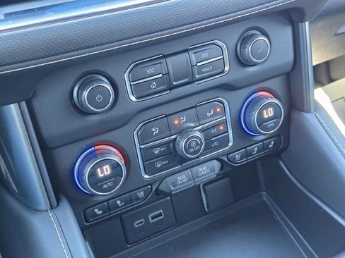 Used 2023 Chevrolet Tahoe Premier w/ Premium Package image 31