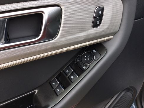 New 2026 Ford Explorer Active AWD/4WD image 9