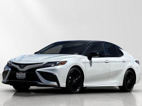 Used 2023 Toyota Camry XSE image 8