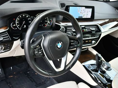 Used 2017 BMW 530i RWD image 11