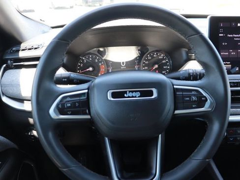 Used 2024 Jeep Compass Latitude AWD/4WD image 19