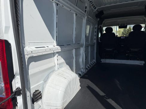 Used 2024 RAM ProMaster 2500 w/ Convenience Group FWD image 22