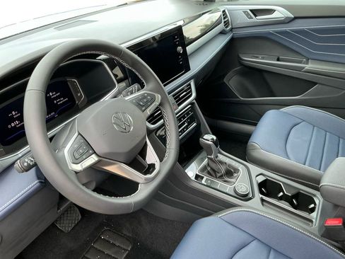 New 2025 Volkswagen Taos SEL image 24