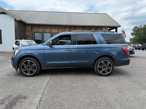 Used 2019 Ford Expedition Limited w/ Equipment Group 303A RWD image 2