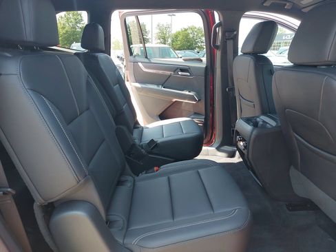 Used 2025 GMC Acadia Elevation w/ Elevation Premium Package FWD image 11