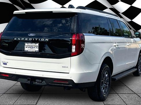 Used 2025 Ford Expedition Max Active RWD image 2