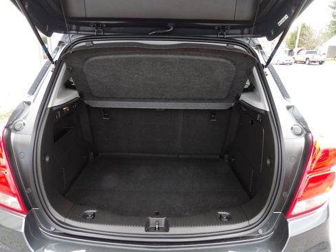 Used 2018 Chevrolet Trax LT w/ LT Convenience Package image 5