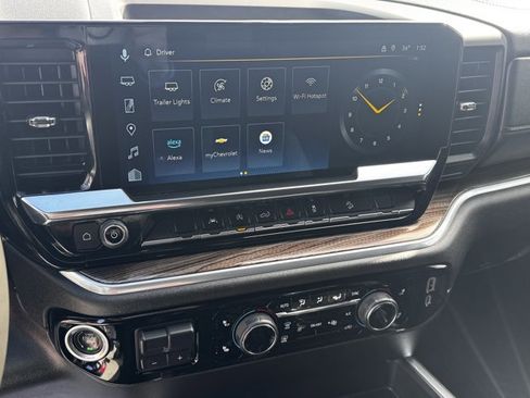 Used 2025 Chevrolet Silverado 1500 LT image 17