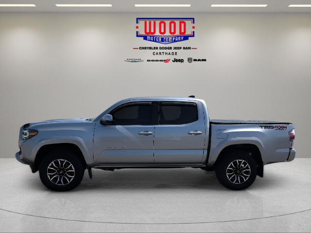 Used 2021 Toyota Tacoma TRD Sport w/ TRD Premium Sport Package AWD/4WD image 8