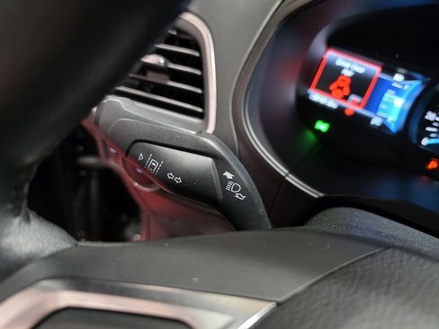 Used 2023 Ford Edge Titanium image 32