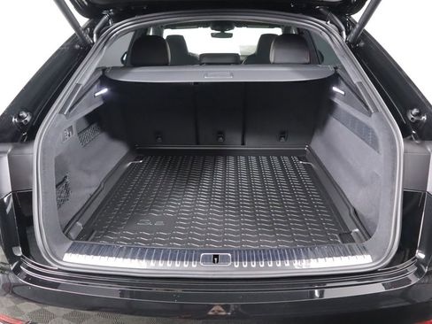 New 2026 Audi SQ8 Prestige image 30