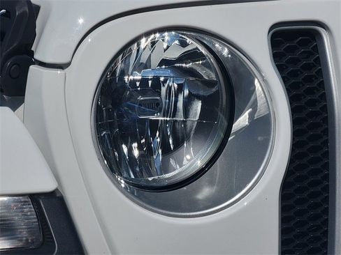 Certified 2022 Jeep Wrangler Unlimited Sahara image 16