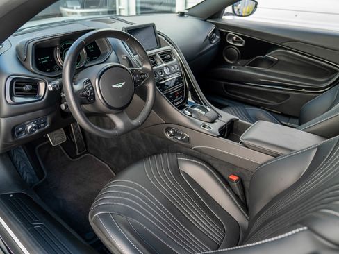 Used 2021 Aston Martin DB11 V8 image 3