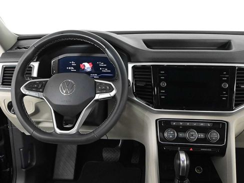 Certified 2023 Volkswagen Atlas SE w/ Panoramic Sunroof Package FWD image 3
