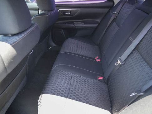 Used 2016 Nissan Altima 2.5 SV w/ Convenience Package FWD image 14