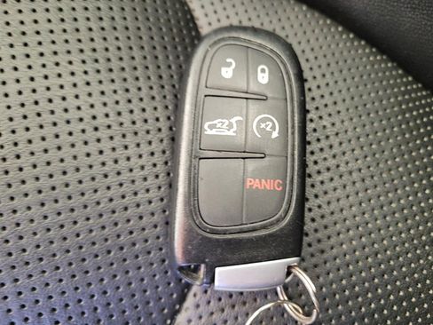Used 2019 Jeep Cherokee Limited w/ Technology Group AWD/4WD image 32
