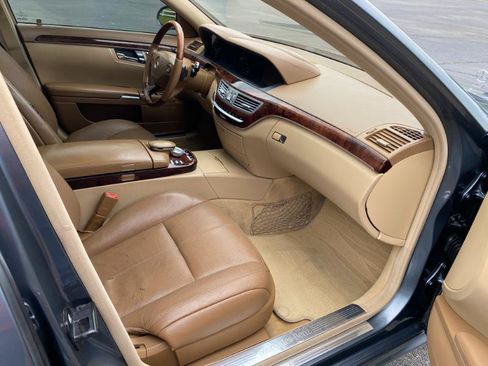 Used 2009 Mercedes-Benz S 550 4MATIC image 16