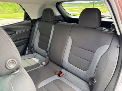 Used 2023 Chevrolet TrailBlazer LT FWD image 34