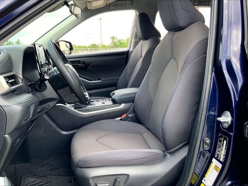 Used 2021 Toyota Highlander L image 8