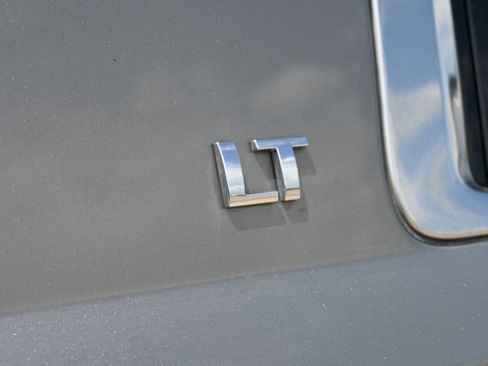 Used 2019 Chevrolet Suburban LT RWD image 22