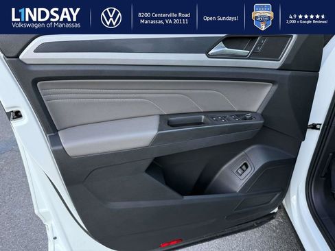 Used 2022 Volkswagen Atlas SEL R-Line image 8