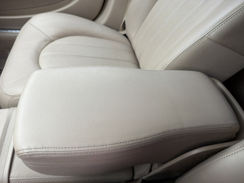 Used 2011 Buick Lucerne CXL FWD image 43