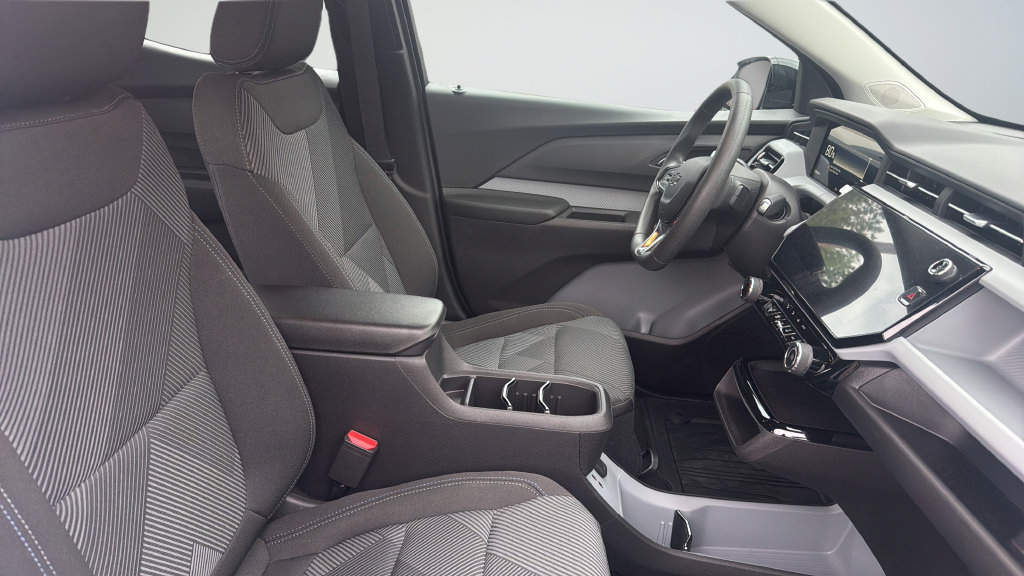 New 2027 Chevrolet Bolt LT FWD image 18