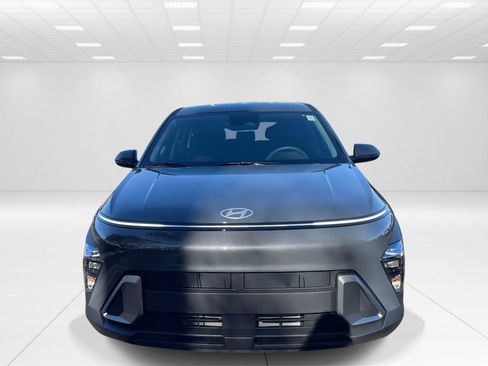 New 2026 Hyundai Kona SE image 2