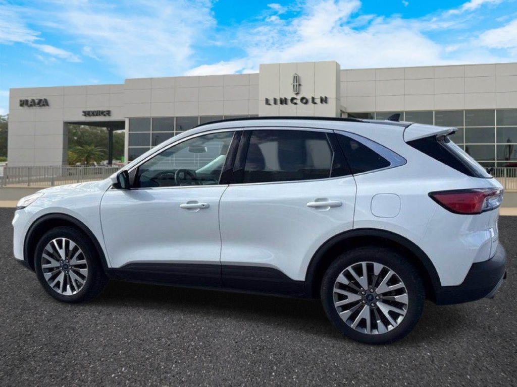 Used 2022 Ford Escape Titanium w/ Class II Trailer Tow Package AWD/4WD image 9