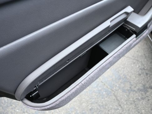 Used 1997 Porsche 911 Carrera 4 image 23