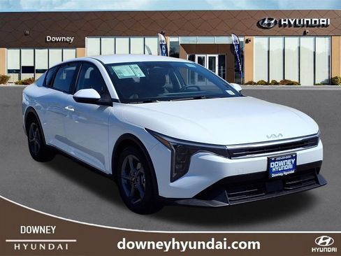 Used 2025 Kia K4 FWD image 3