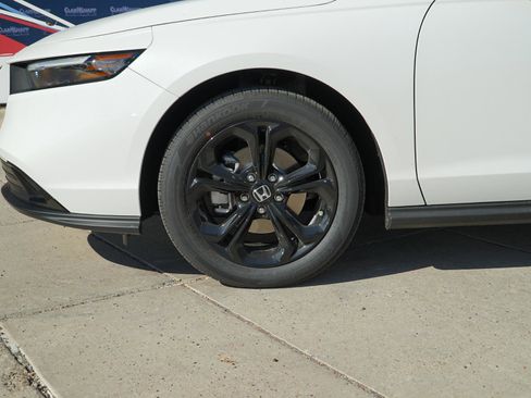 New 2025 Honda Accord SE image 12