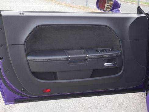 Used 2014 Dodge Challenger SRT8 RWD image 32