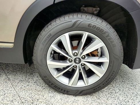 Used 2020 Hyundai Santa Fe Limited image 9