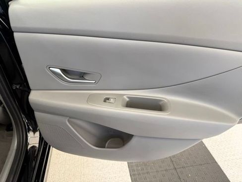 Used 2023 Hyundai Elantra SEL FWD image 25