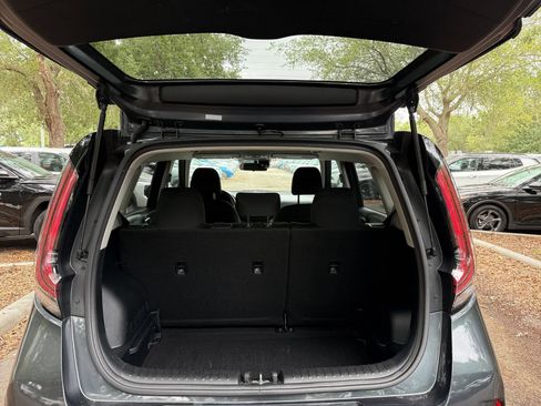 Used 2025 Kia Soul LX w/ LX Technology Package FWD image 28