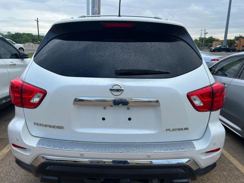 Used 2017 Nissan Pathfinder Platinum image 1