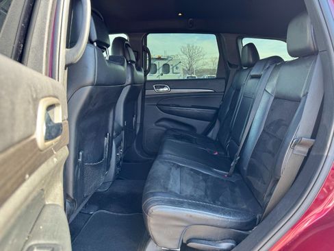 Used 2017 Jeep Grand Cherokee Altitude image 16