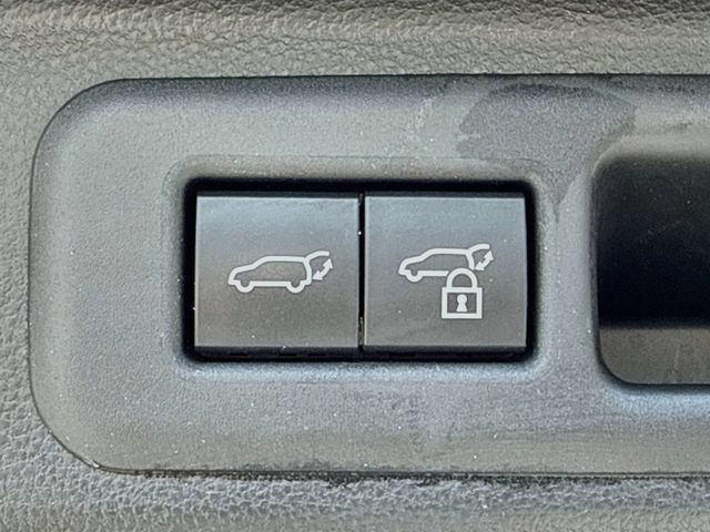 Used 2023 Toyota Sequoia SR5 w/ SR5 Premium Package AWD/4WD image 13