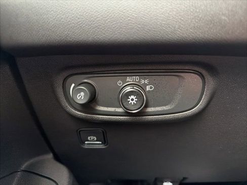 Used 2023 GMC Terrain SLE image 37