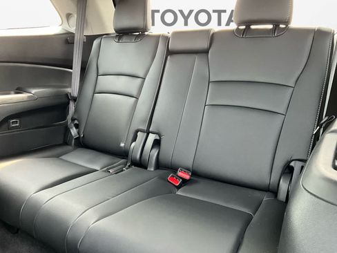 Used 2022 Honda Pilot Touring image 24