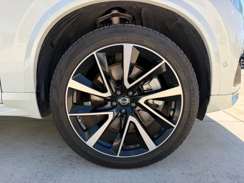 Certified 2023 Volvo XC90 T8 Plus w/ Protection Package AWD/4WD image 9