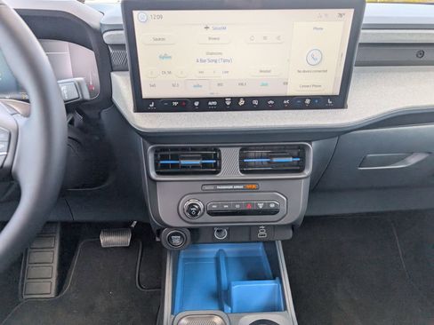 New 2025 Ford Maverick XLT w/ XLT Luxury Package image 11