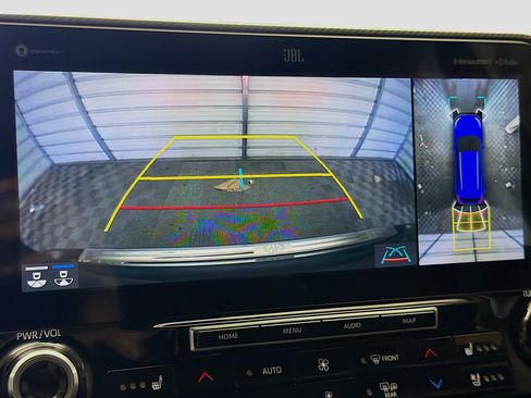 Used 2022 Toyota Highlander Platinum FWD image 16